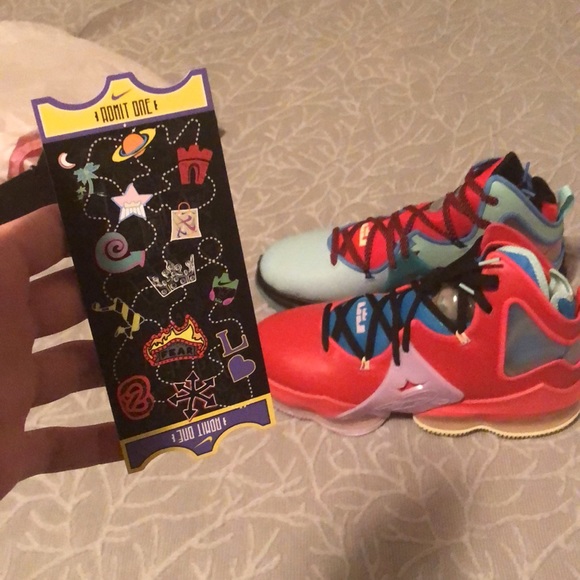 Basketball shoe, Lebron 19 ( XIX ) The Map - Picture 4 of 5